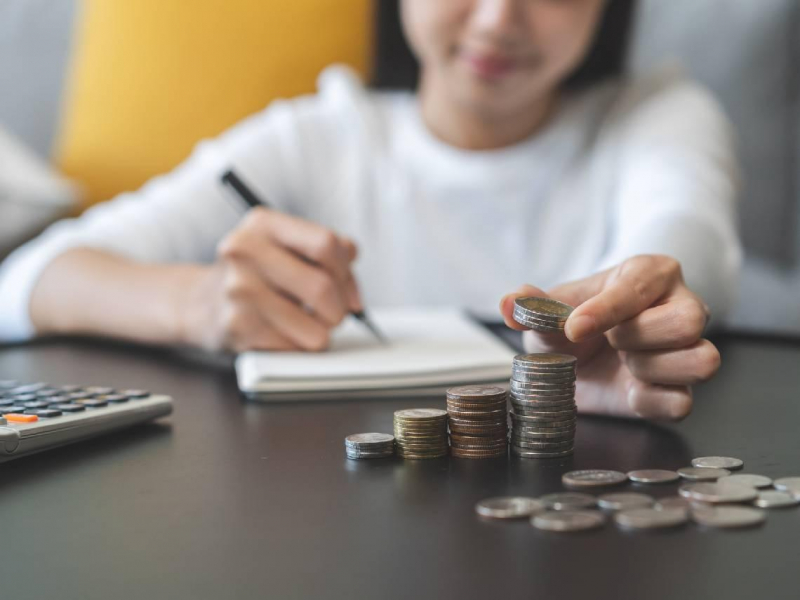 32歲設計師月入60K，存款僅1萬！總以為退休還很遠...金融老手3點拿捏「翻轉財務」：月領2萬被動收入